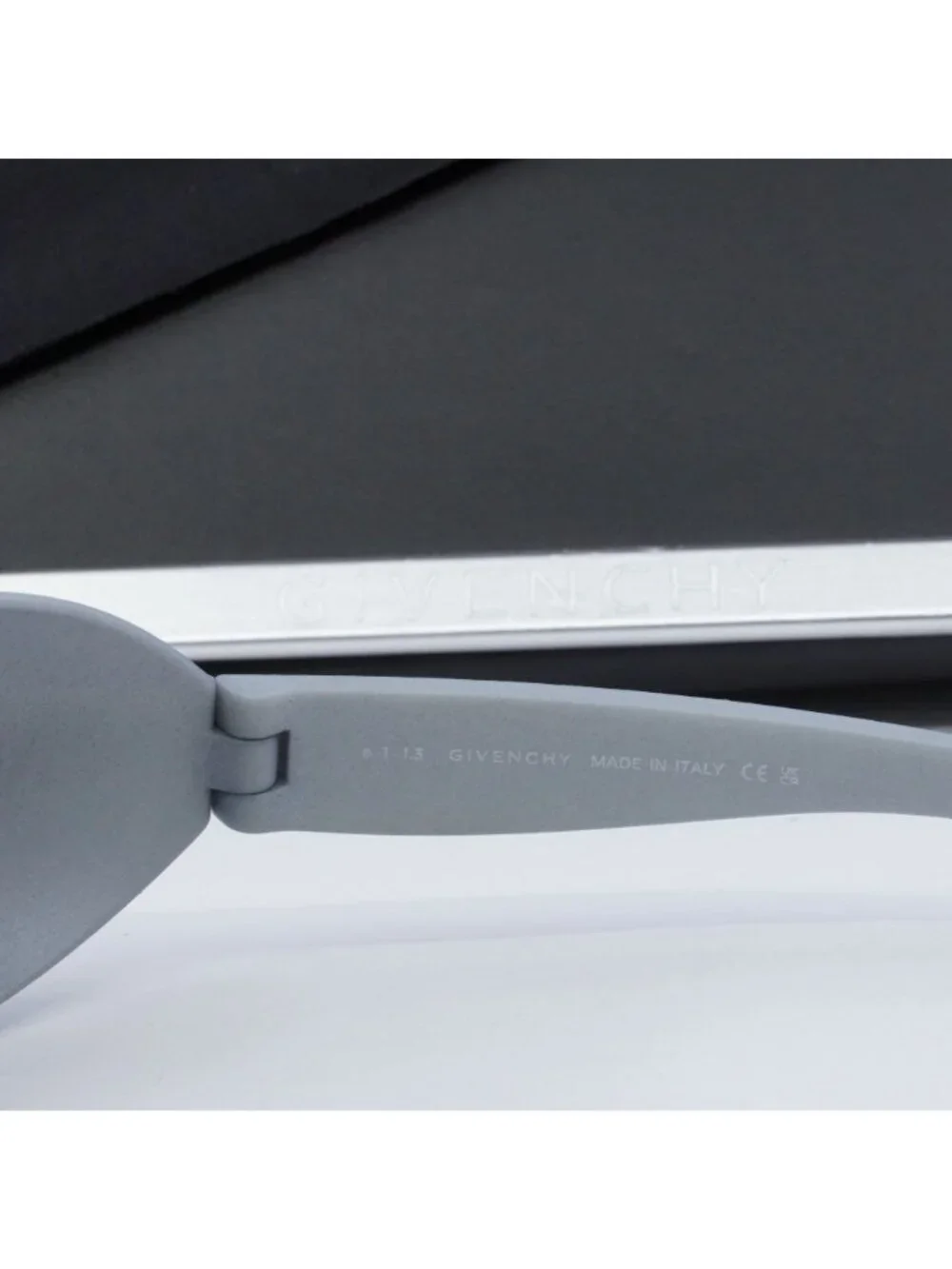 Exclusive Sale!! Givenchy GV40065I 20A Oval Sunglasses - Grey